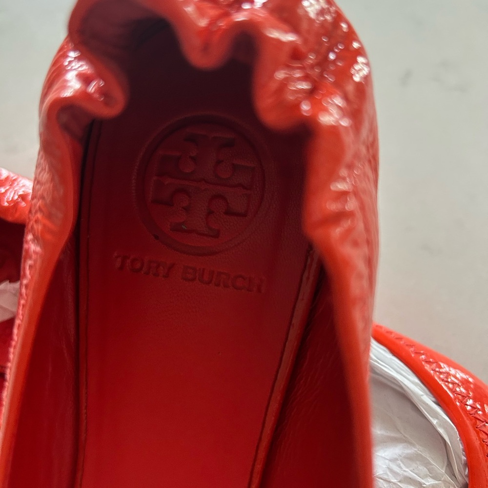 Tory Burch Gold and Orange Loafers with Iconic Medallion - Picture 7 of 7